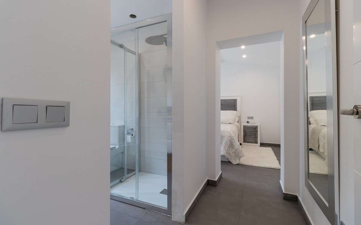 Moderne gelijkvloerse villa met privé zwembad in Moraira