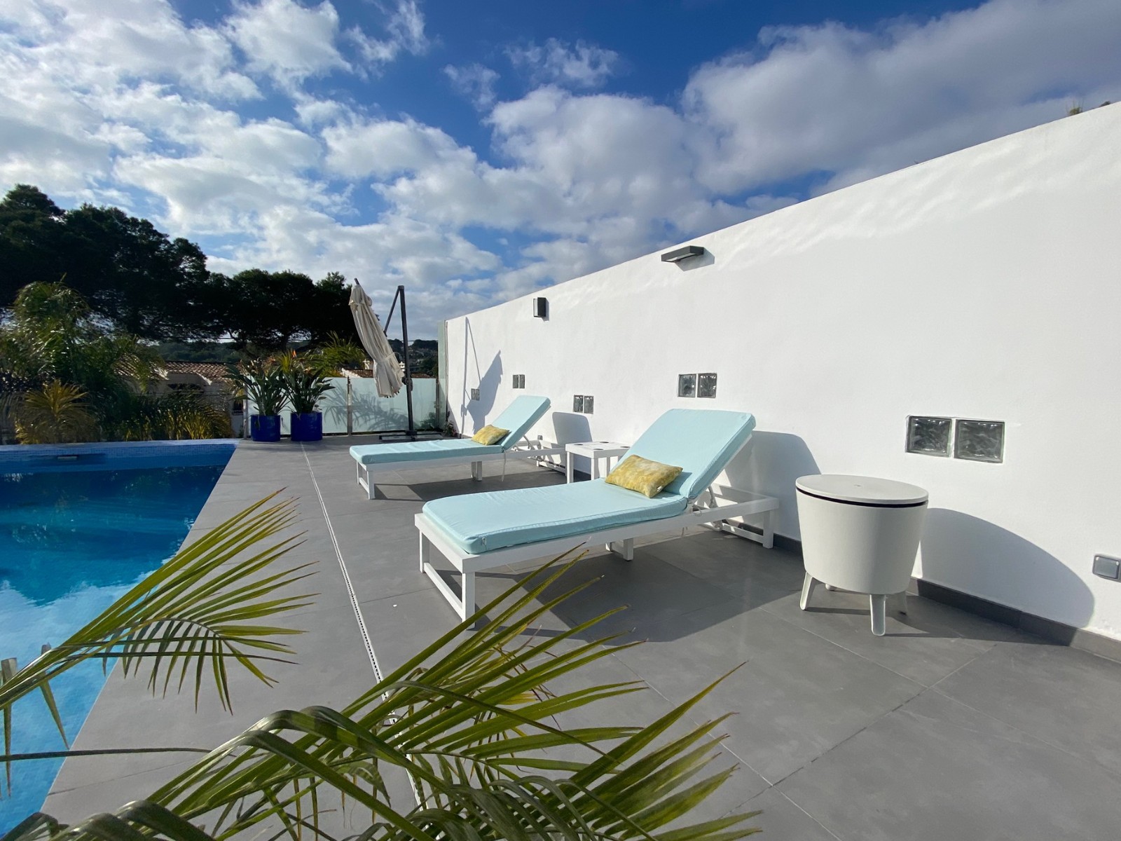 Moderne gelijkvloerse villa met privé zwembad in Moraira