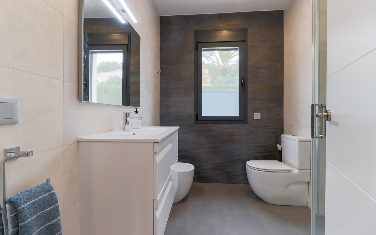 Moderne gelijkvloerse villa met privé zwembad in Moraira