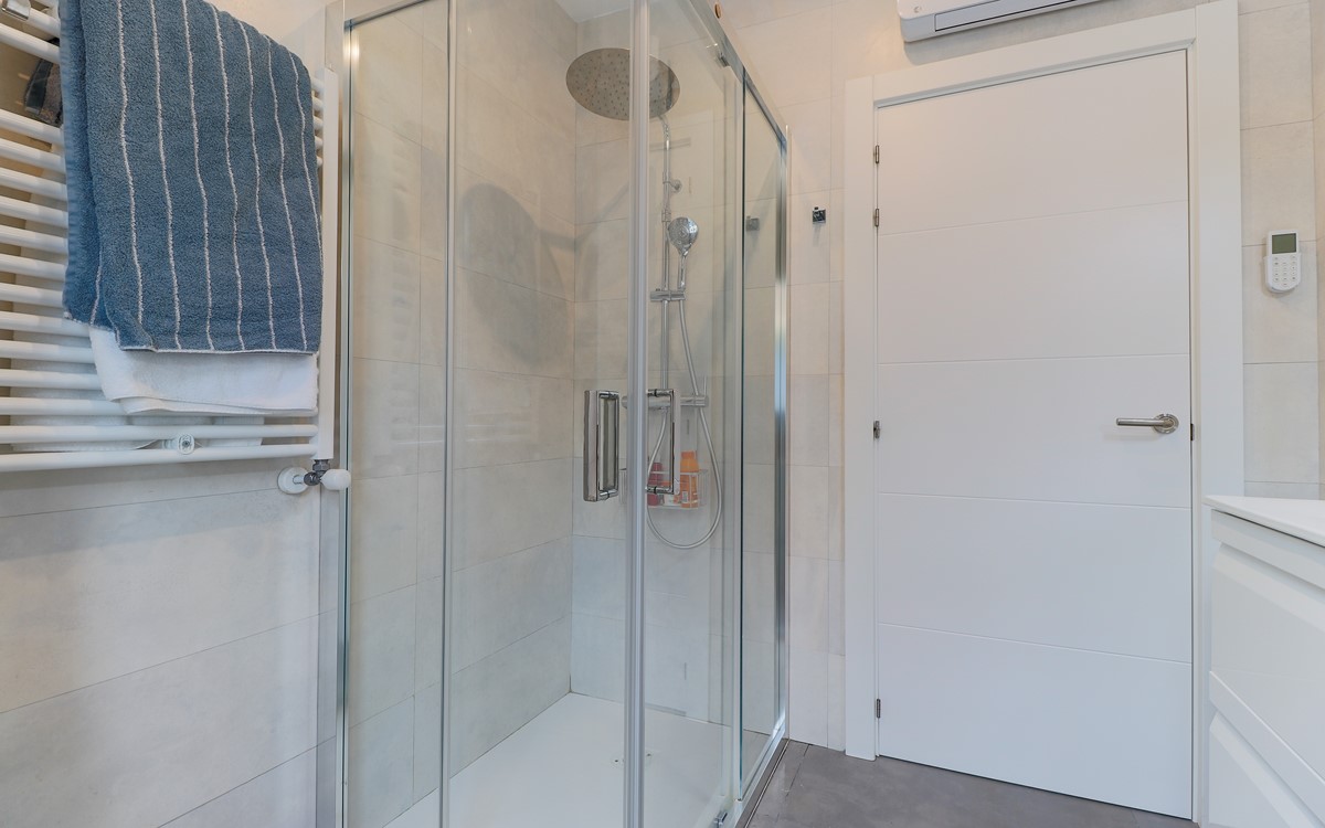 Moderne gelijkvloerse villa met privé zwembad in Moraira