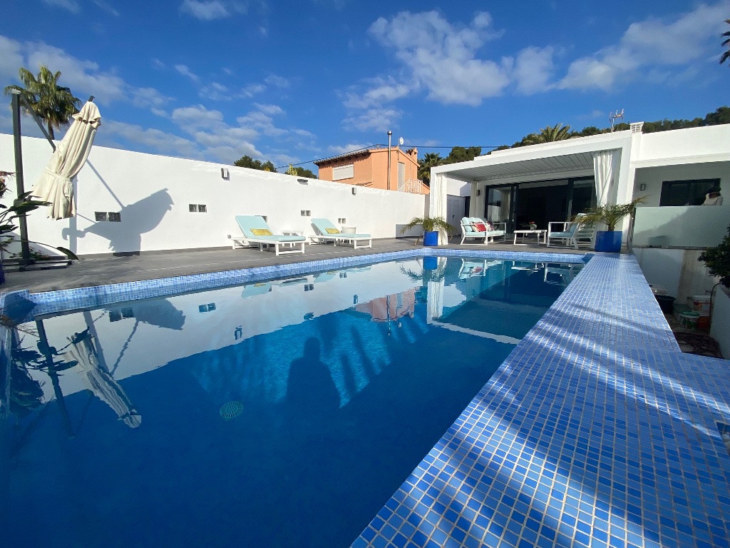 Moderne gelijkvloerse villa met privé zwembad in Moraira