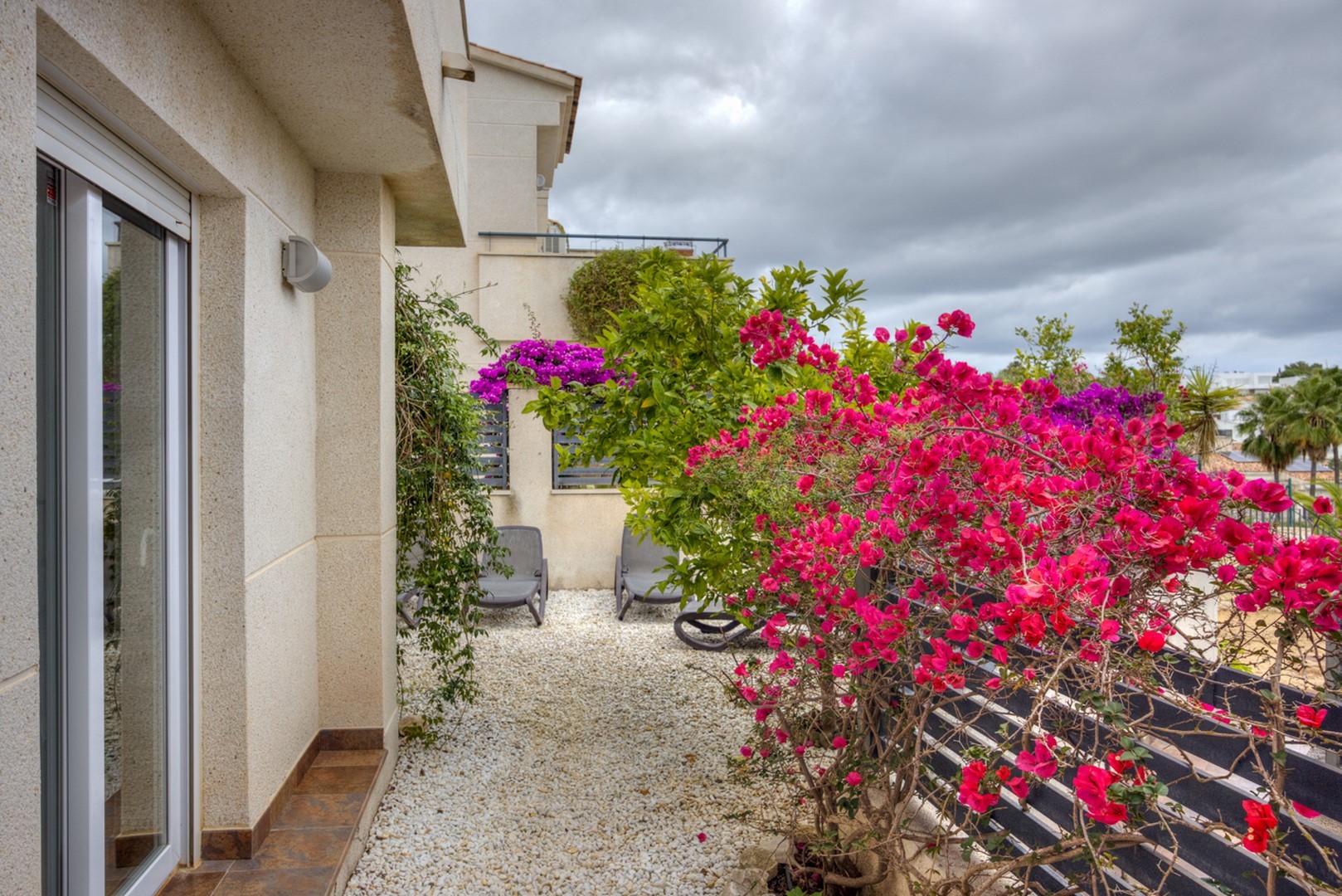 Moderne villa gelegen op exclusief park in Moraira