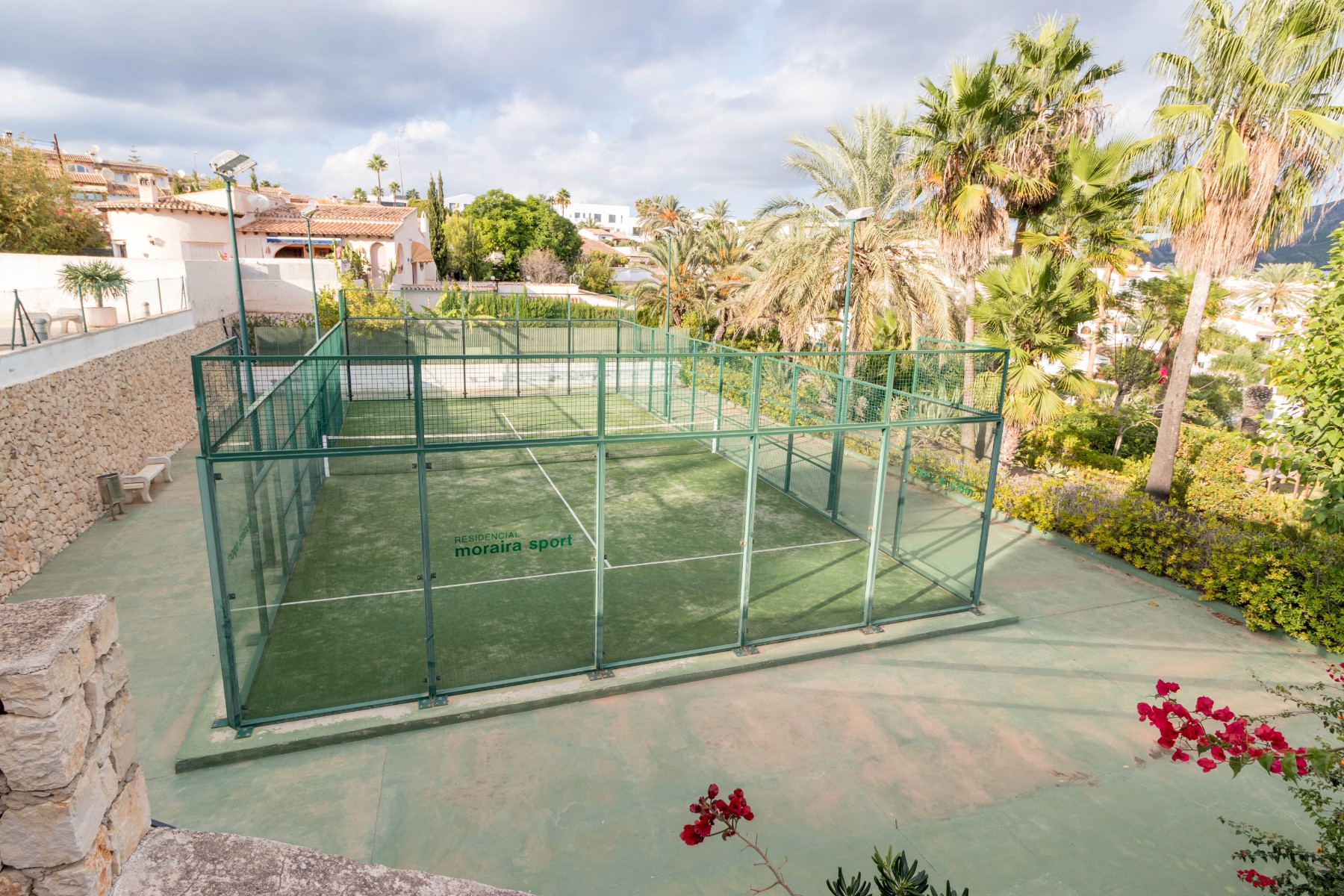 Moderne villa gelegen op exclusief park in Moraira
