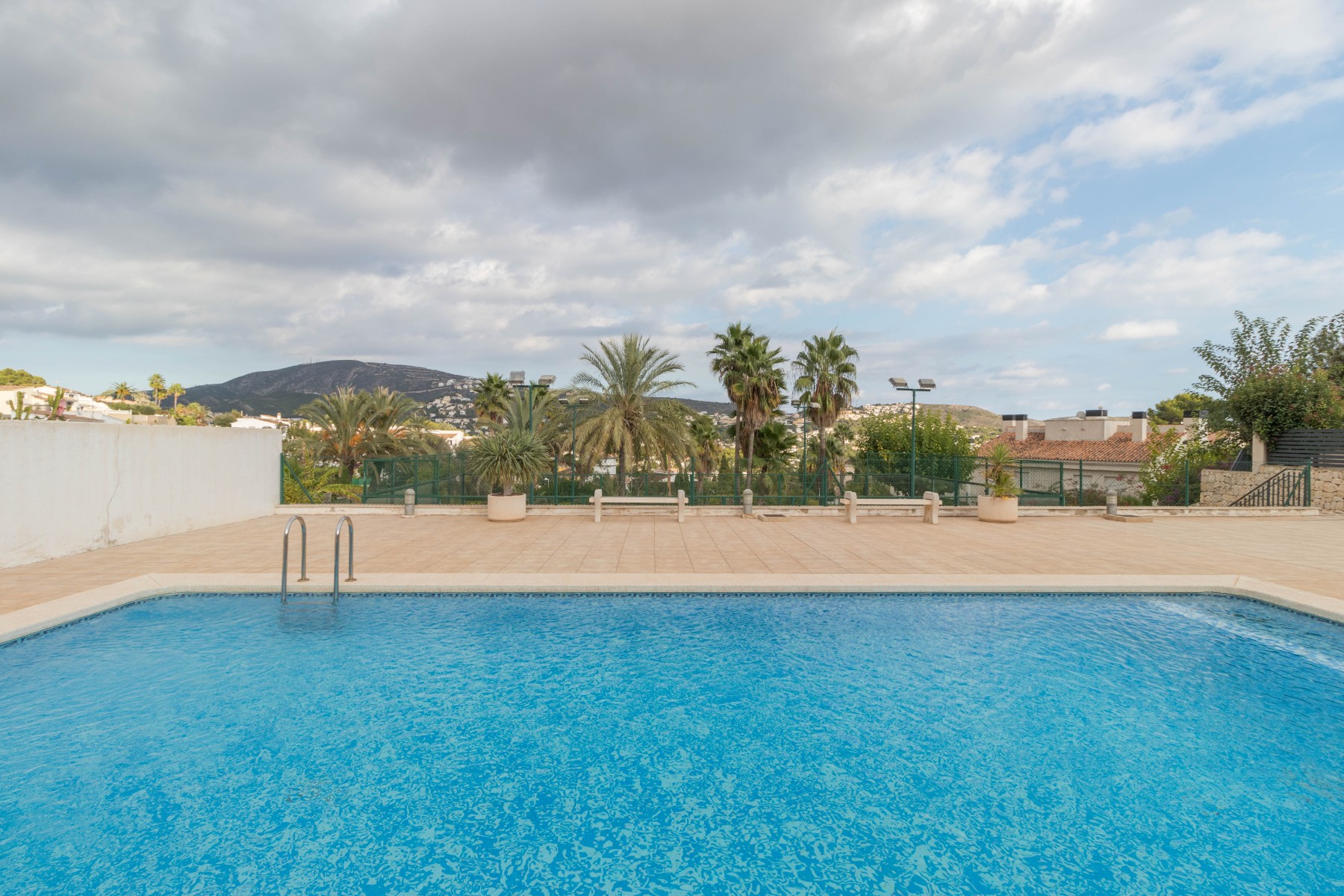 Moderne villa gelegen op exclusief park in Moraira