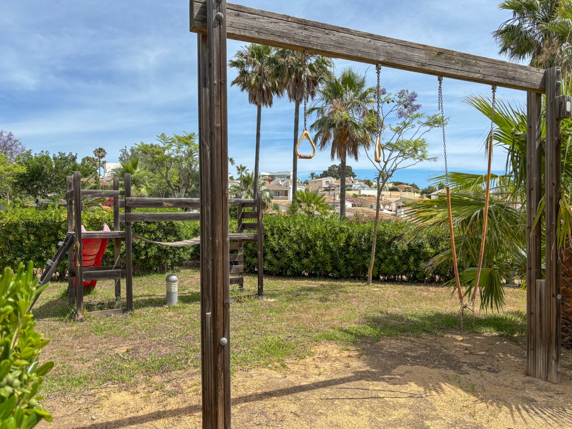 Moderne villa gelegen op exclusief park in Moraira