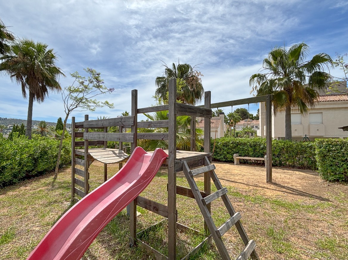 Moderne villa gelegen op exclusief park in Moraira