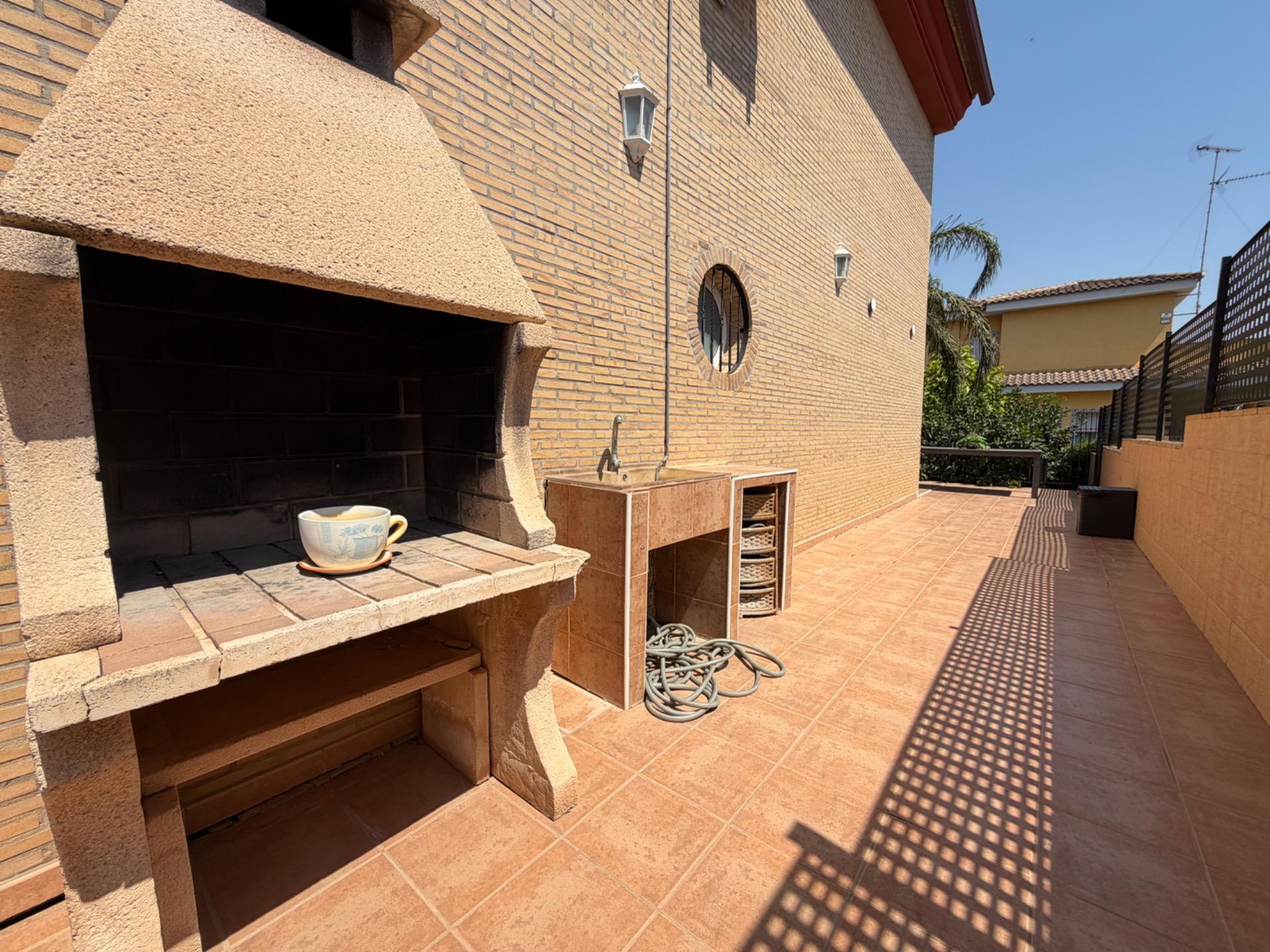 Villa te koop in Riba – Roja de Turia