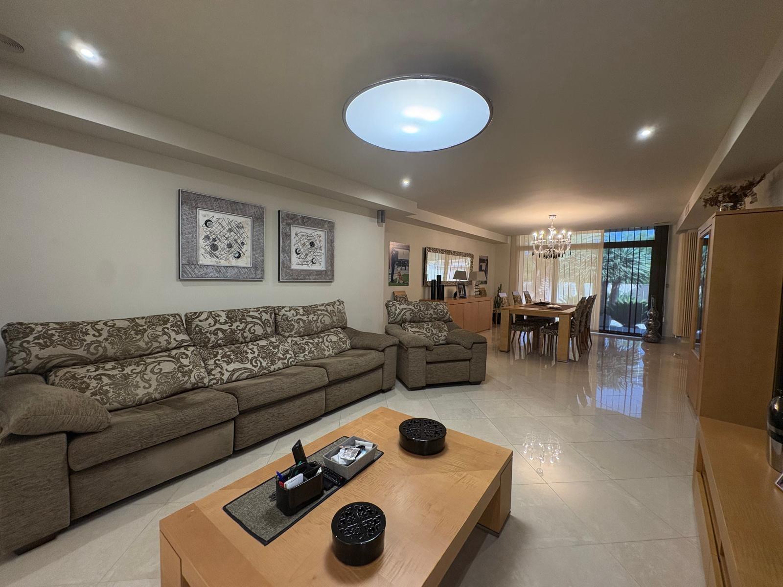 Villa te koop in La Pobla de Vallbona