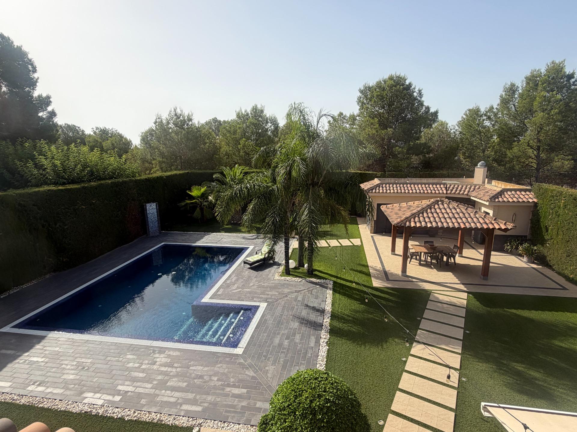 Villa te koop in La Pobla de Vallbona