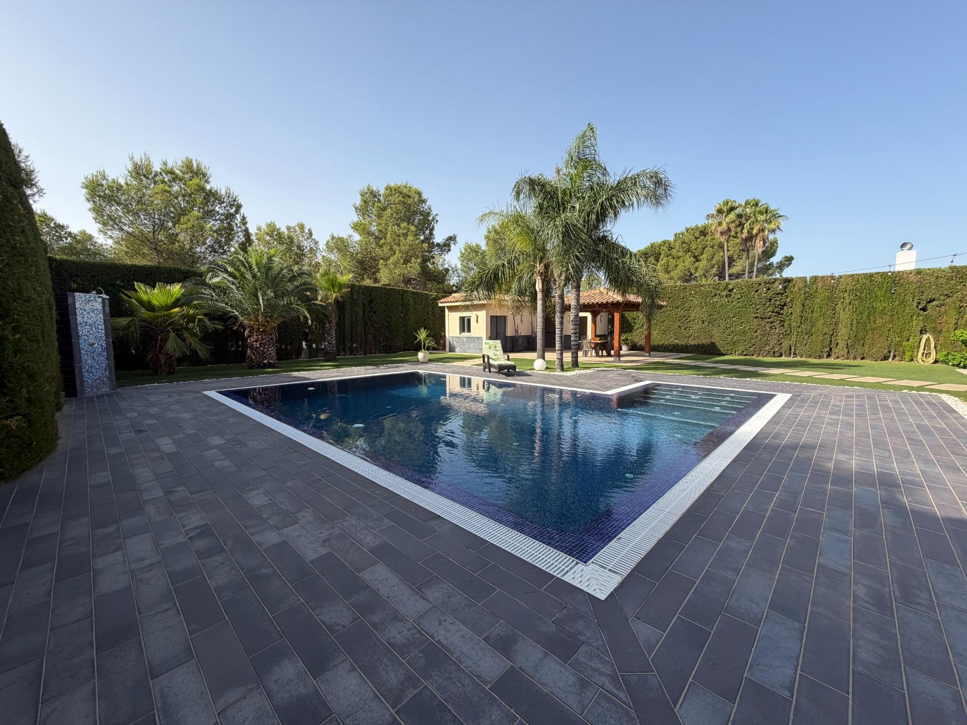 Villa te koop in La Pobla de Vallbona