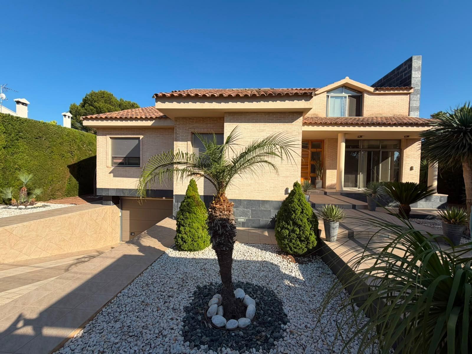 Villa te koop in La Pobla de Vallbona