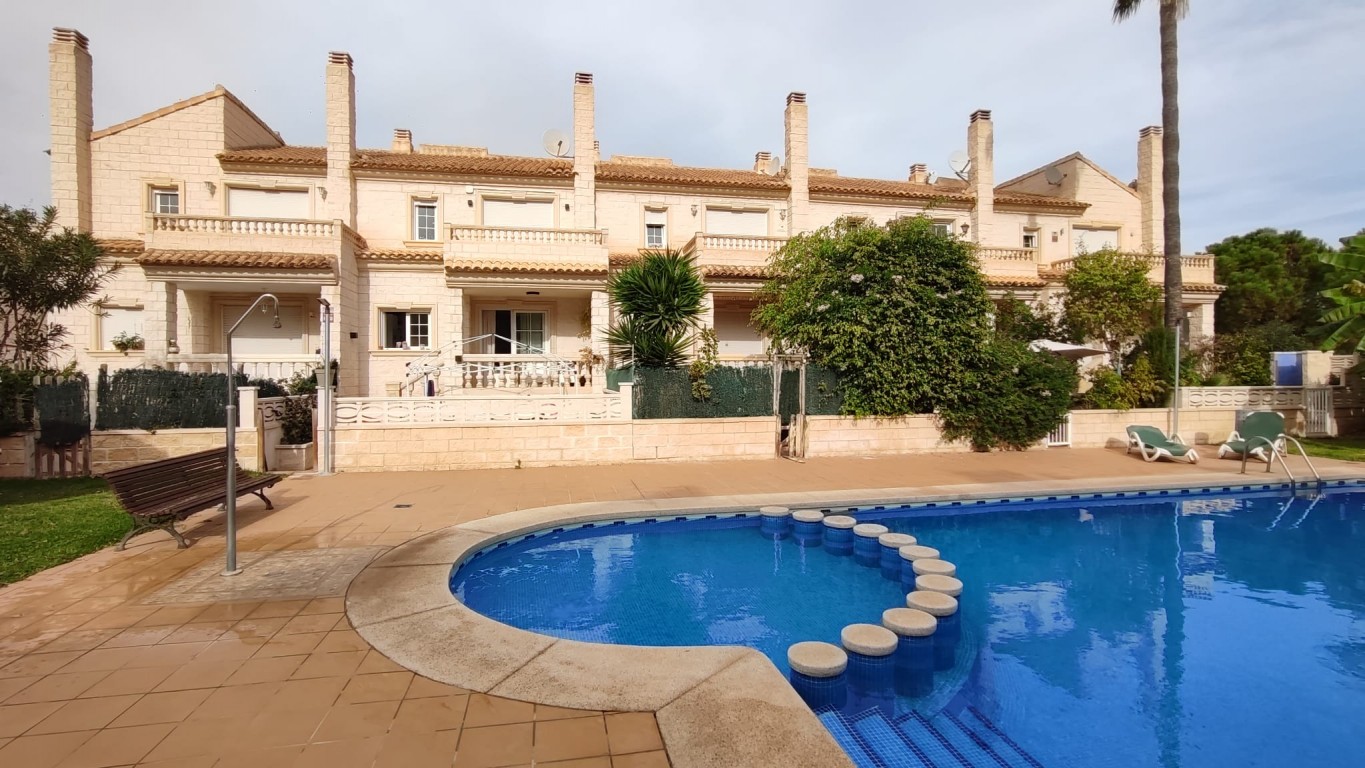 Geschakelde woning te koop in Albir