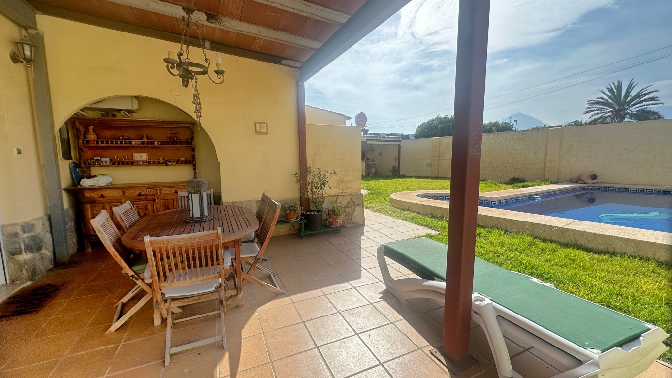 Villa te koop in Albir