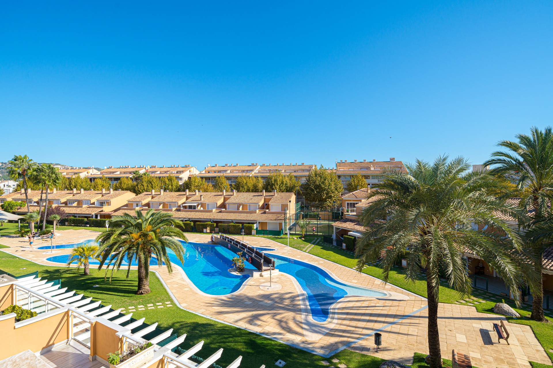 Ruim appartement met faciliteiten te koop in Javea