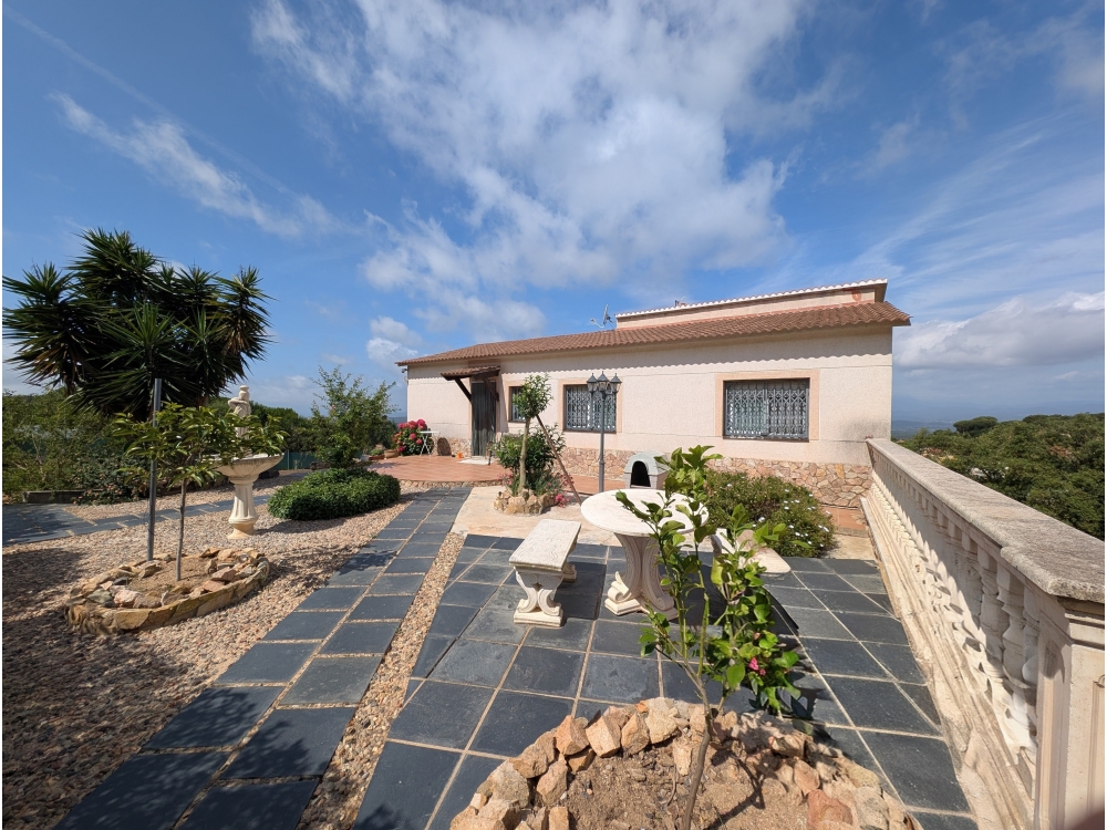 Villa te koop in Vidreres