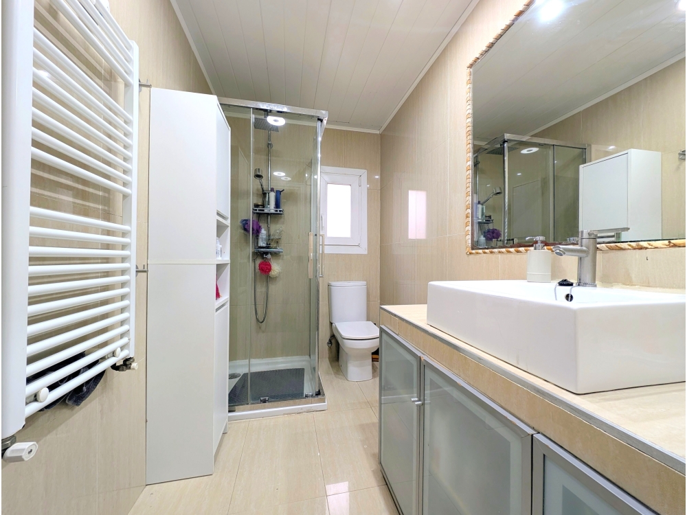 Villa met zeezicht te koop in Lloret de Mar