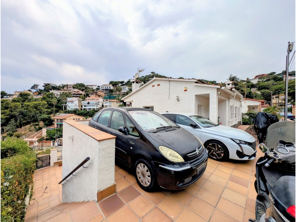 Villa met zeezicht te koop in Lloret de Mar