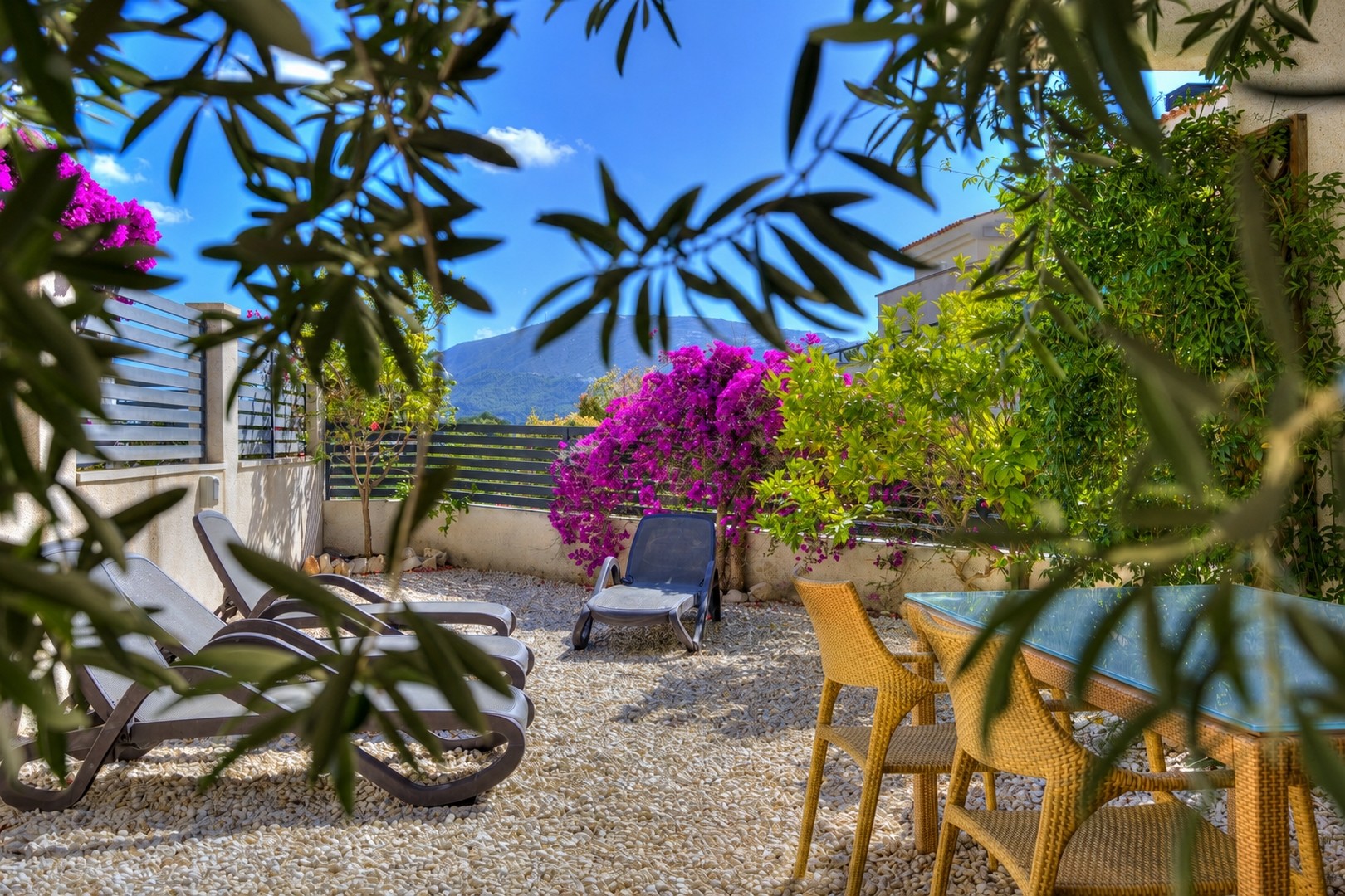 Moderne villa gelegen op exclusief park in Moraira
