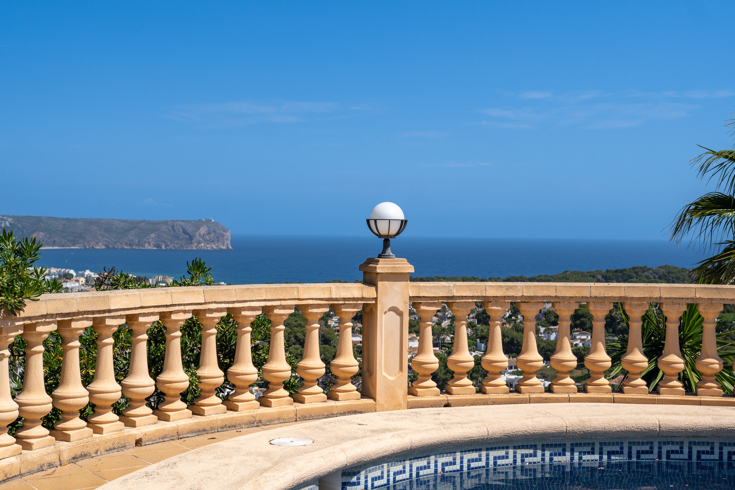 Villa met panoramisch zeezicht in Javea