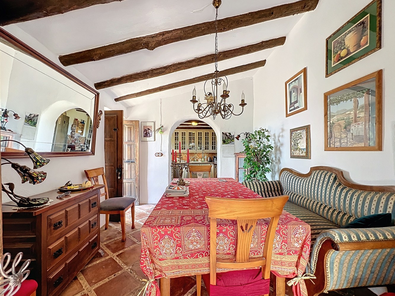 Villa te koop in Sayalonga