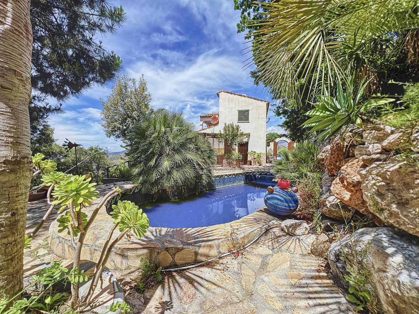 Villa te koop in Sayalonga