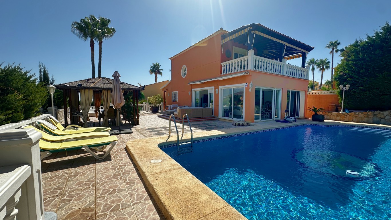 Villa te koop in La Nucia