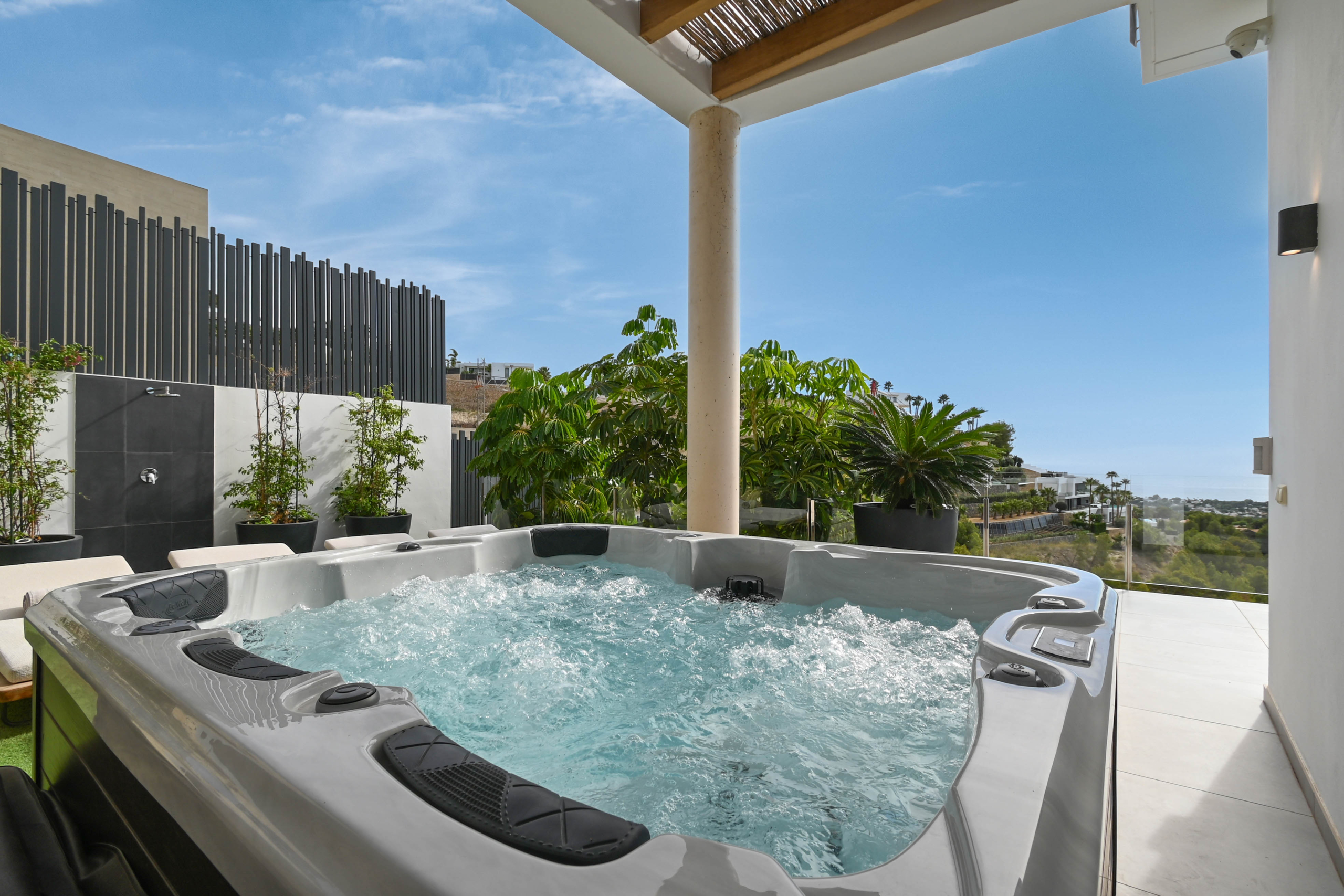 DP-70-TABEN3222-16 Uitzonderlijke design villa met indoor pool, spa en zeezicht in Benissa