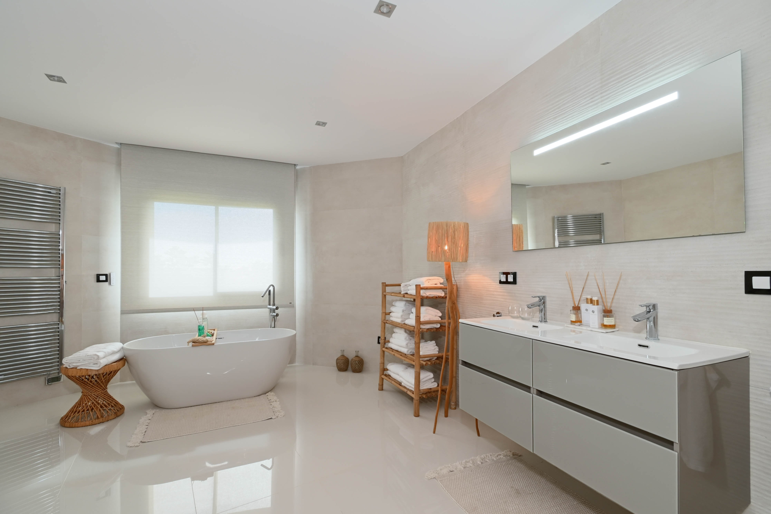 DP-70-TABEN3222-26 Uitzonderlijke design villa met indoor pool, spa en zeezicht in Benissa