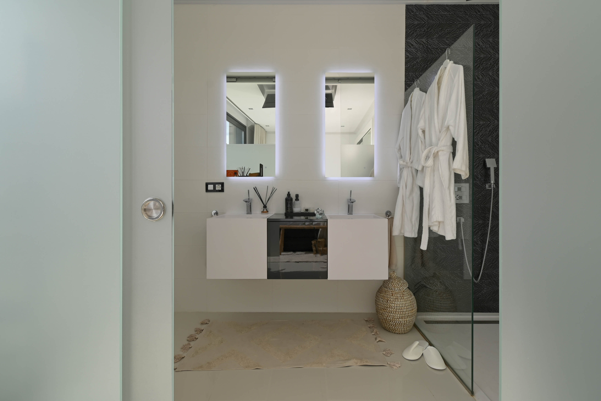 DP-70-TABEN3222-30 Uitzonderlijke design villa met indoor pool, spa en zeezicht in Benissa