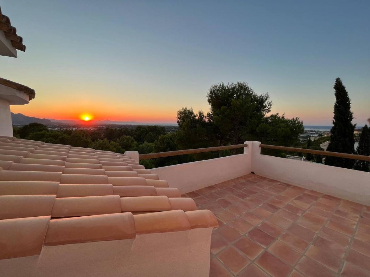 DP-70-TADEN8015-1 Luxe villa met zeezicht en privé zwembad in Denia
