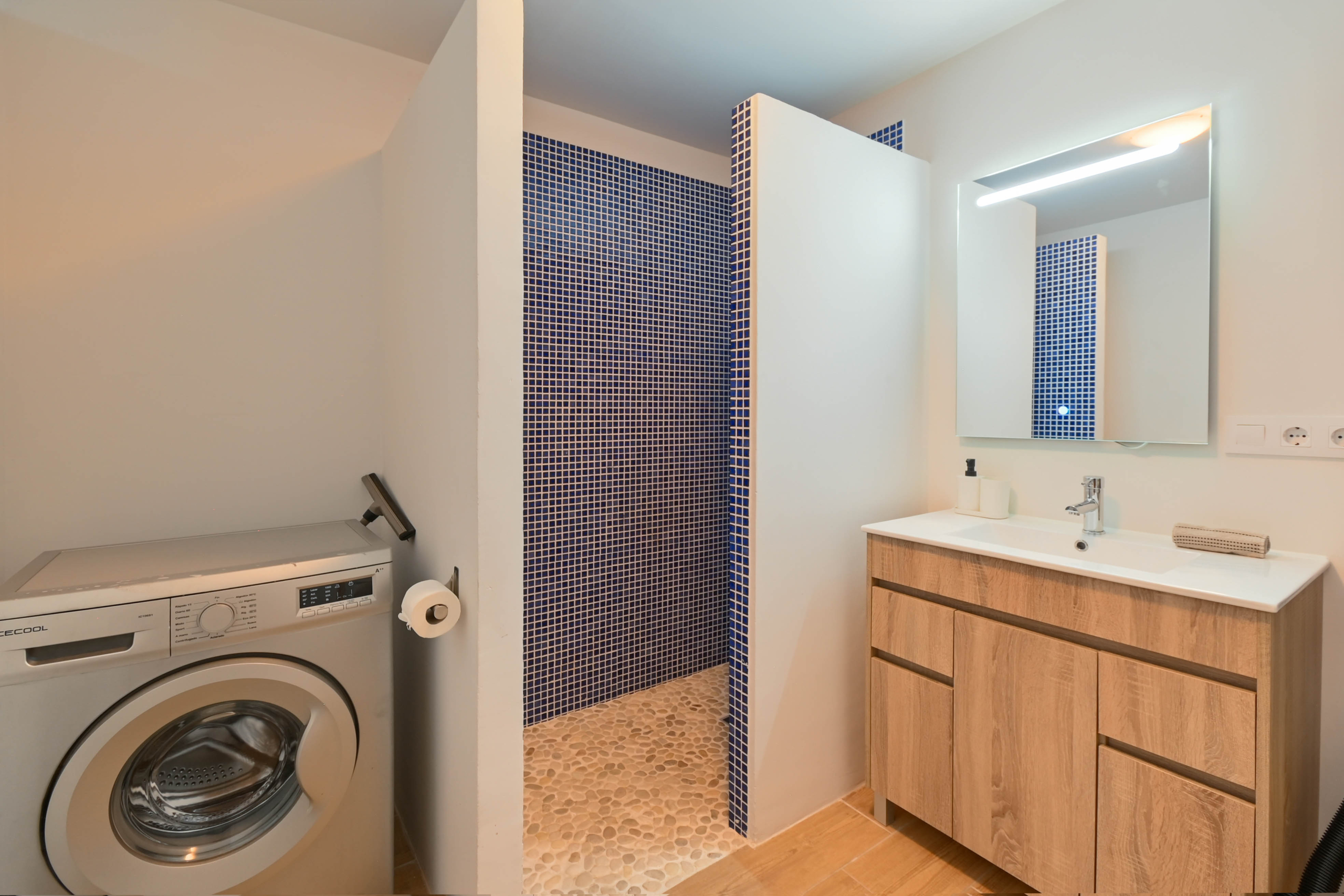 DP-70-TADEN8015-26 Luxe villa met zeezicht en privé zwembad in Denia