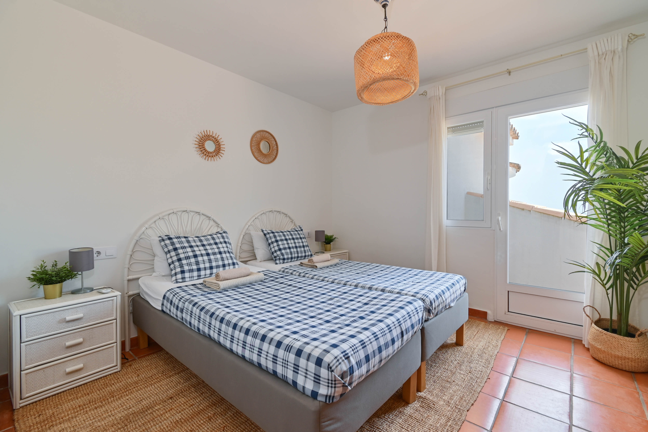 DP-70-TADEN8015-9 Luxe villa met zeezicht en privé zwembad in Denia