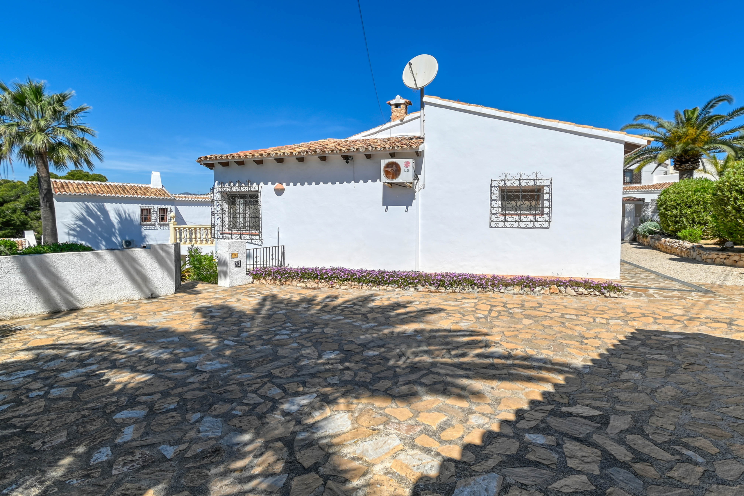 Mediterrane villa in met zeezicht loopafstand centrum en strand Moraira