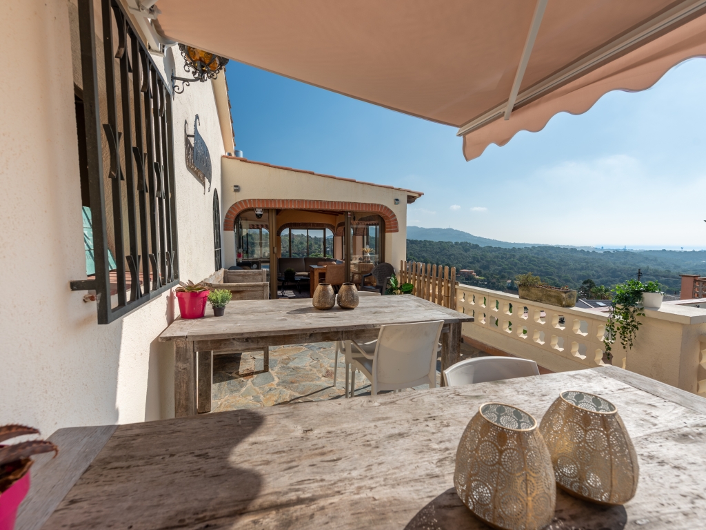 Villa met zeezicht te koop in Lloret de Mar