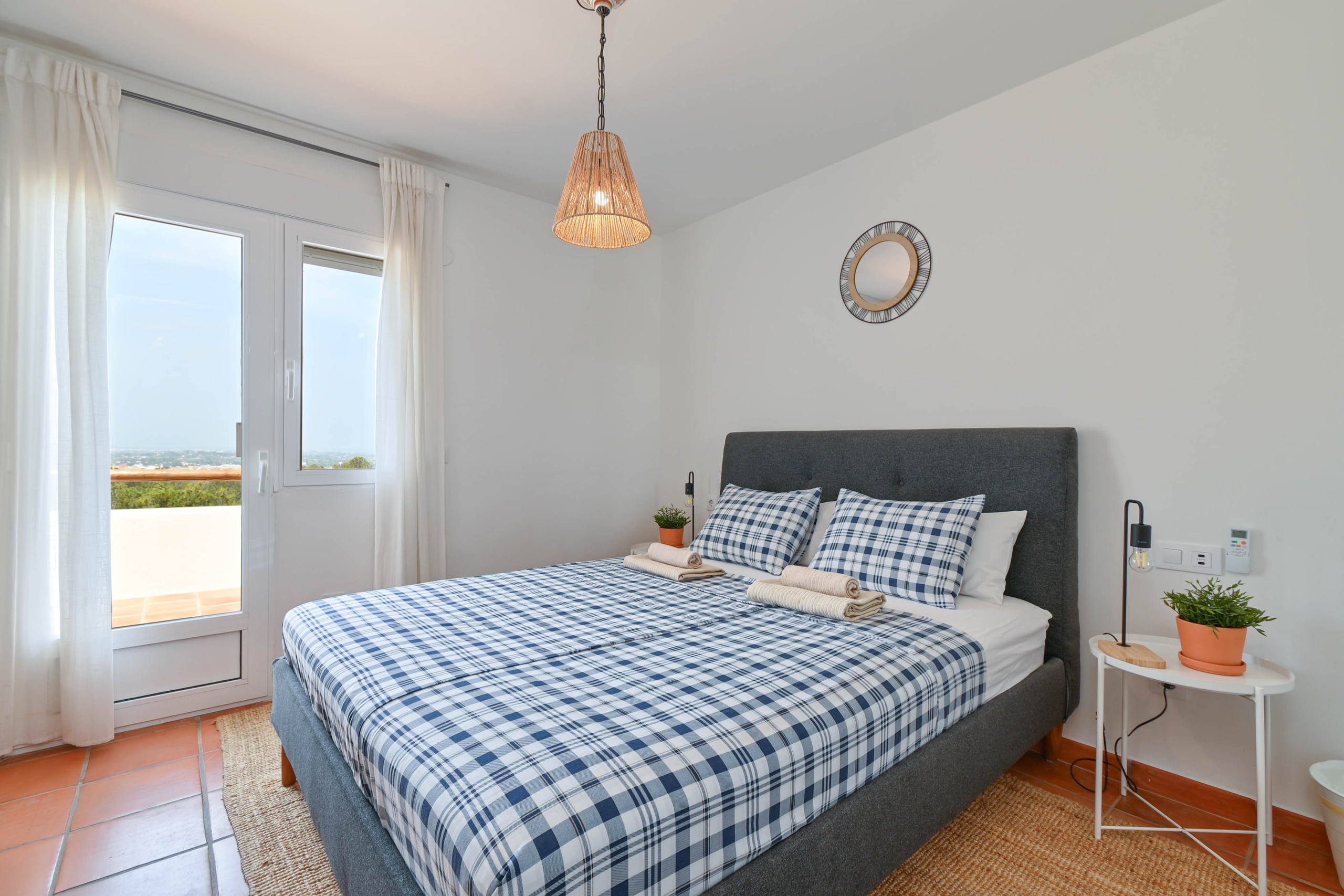 DP-70-TADEN8015-12 Luxe villa met zeezicht en privé zwembad in Denia