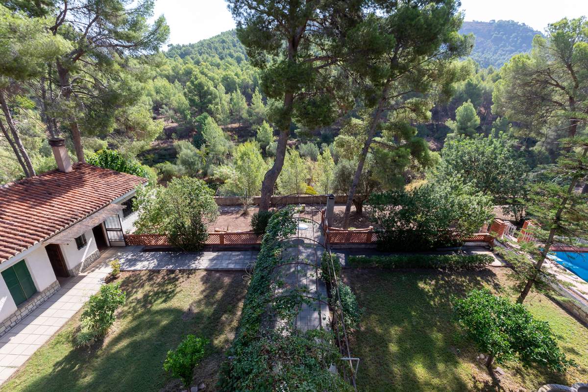 Villa te koop in Naquera Valencia (28) Unieke villa met zwembad te koop in Naquera