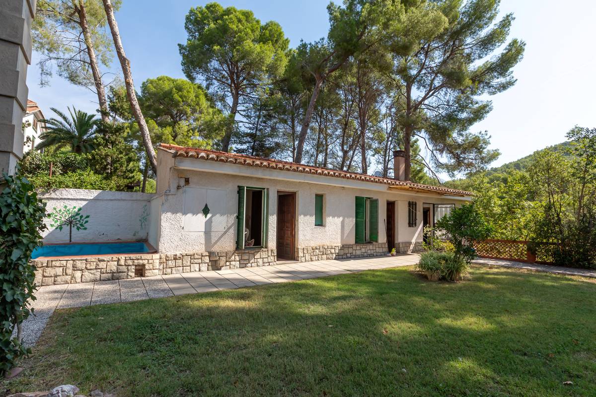 Villa te koop in Naquera Valencia (34) Unieke villa met zwembad te koop in Naquera