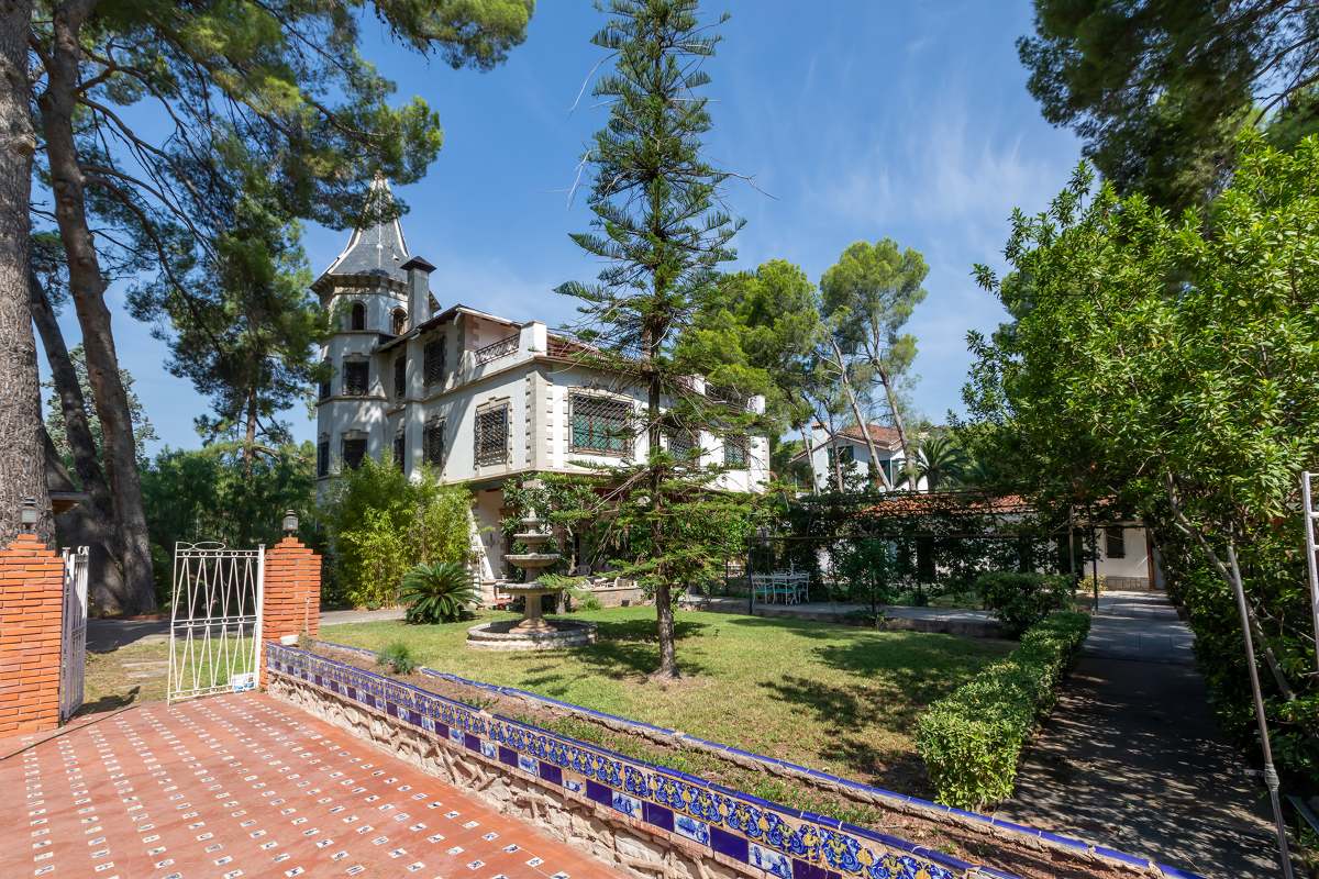 Villa te koop in Naquera Valencia (46) Unieke villa met zwembad te koop in Naquera