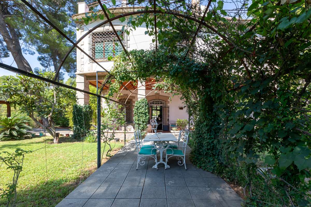 Villa te koop in Naquera Valencia (47) Unieke villa met zwembad te koop in Naquera