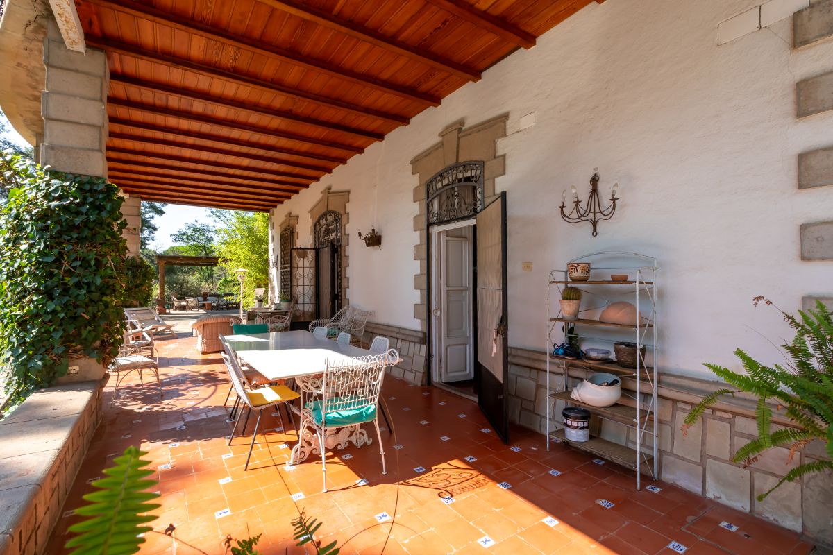 Villa te koop in Naquera Valencia (48) Unieke villa met zwembad te koop in Naquera