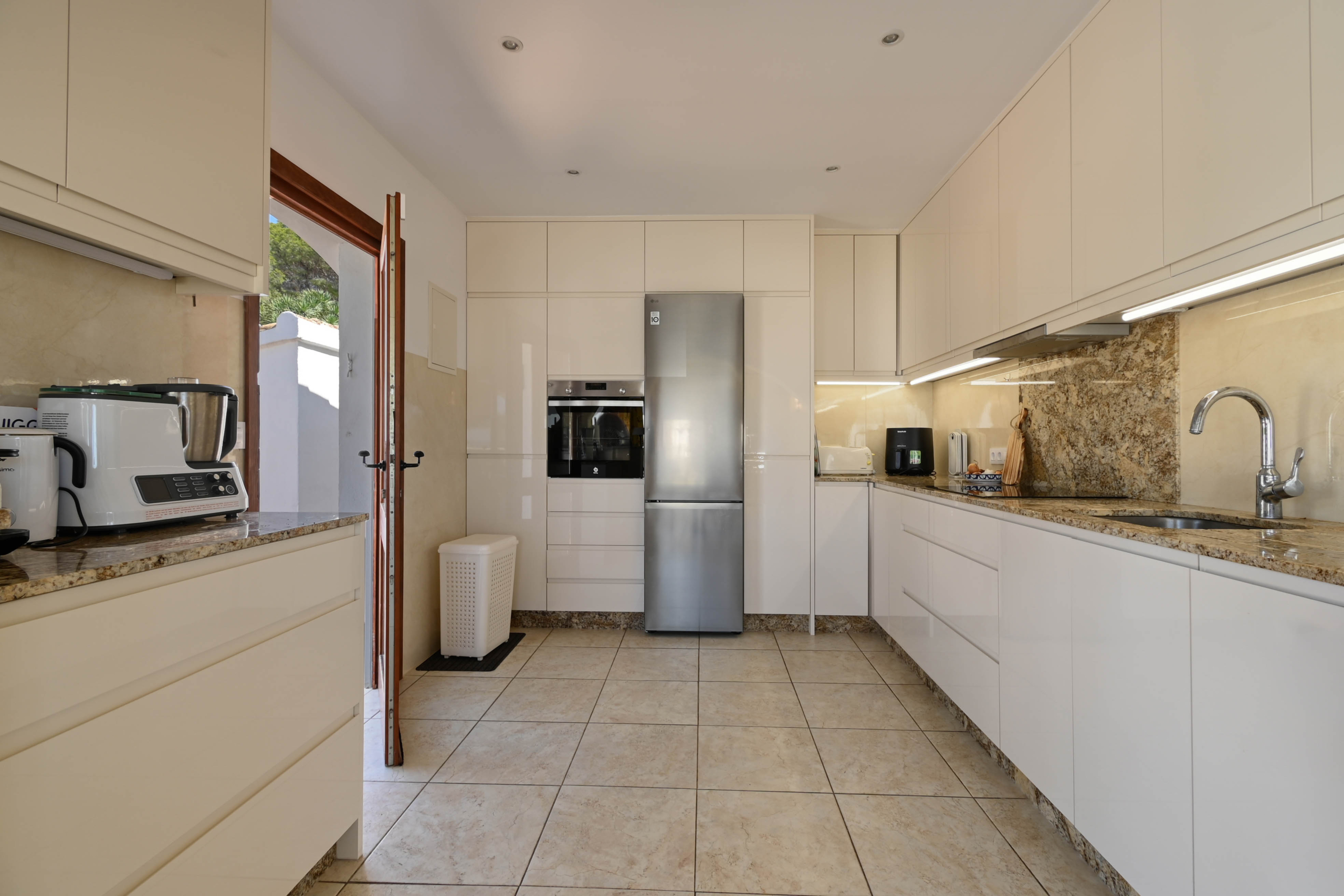 Mediterrane villa in met zeezicht loopafstand centrum en strand Moraira