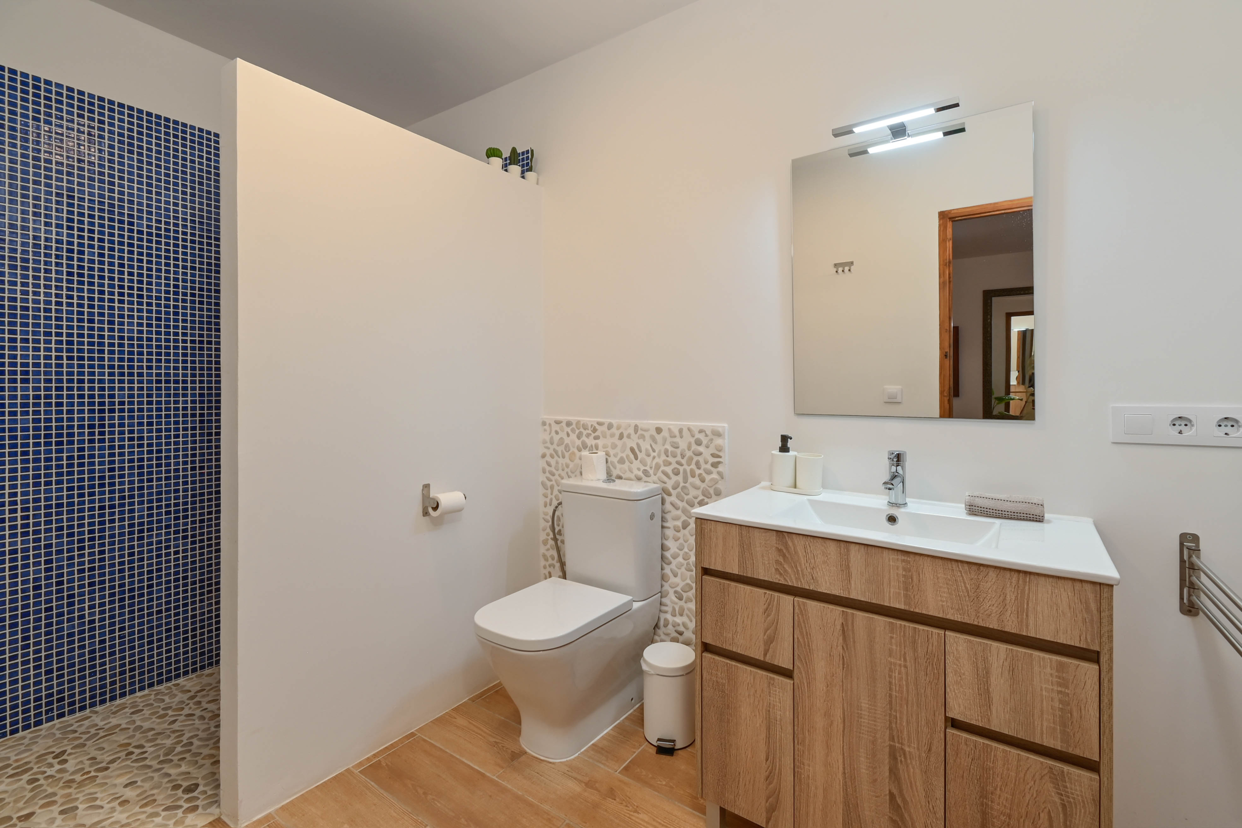 DP-70-TADEN8015-23 Luxe villa met zeezicht en privé zwembad in Denia