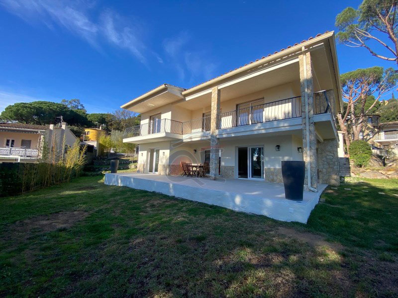 406007739.jpg Villa met zee – en bergzicht te koop in Calonge