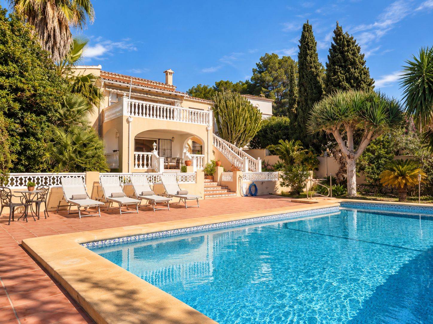 DP-07-12629DR-4 Villa op loopafstand centrum Moraira