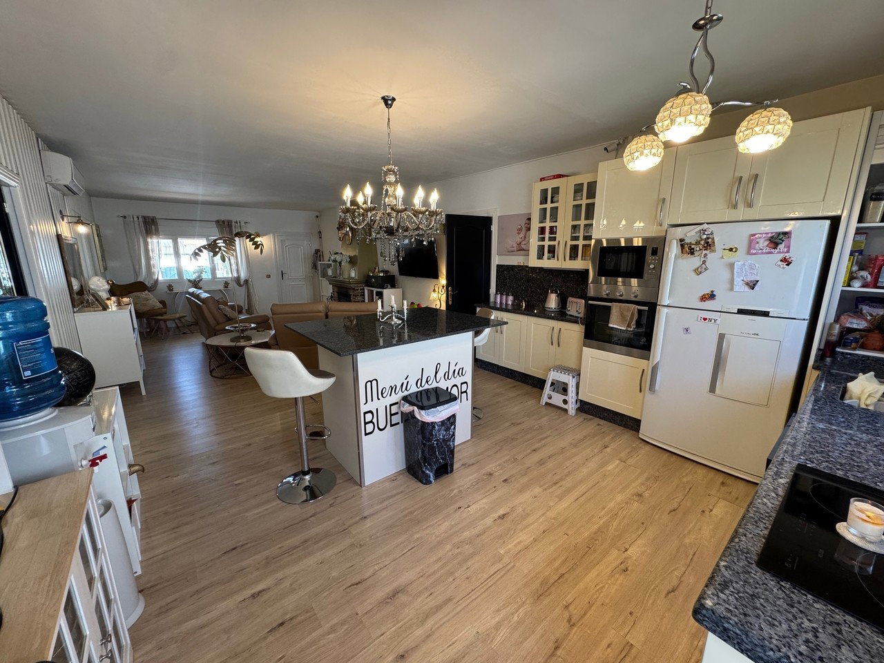 Villa te koop in Bedar