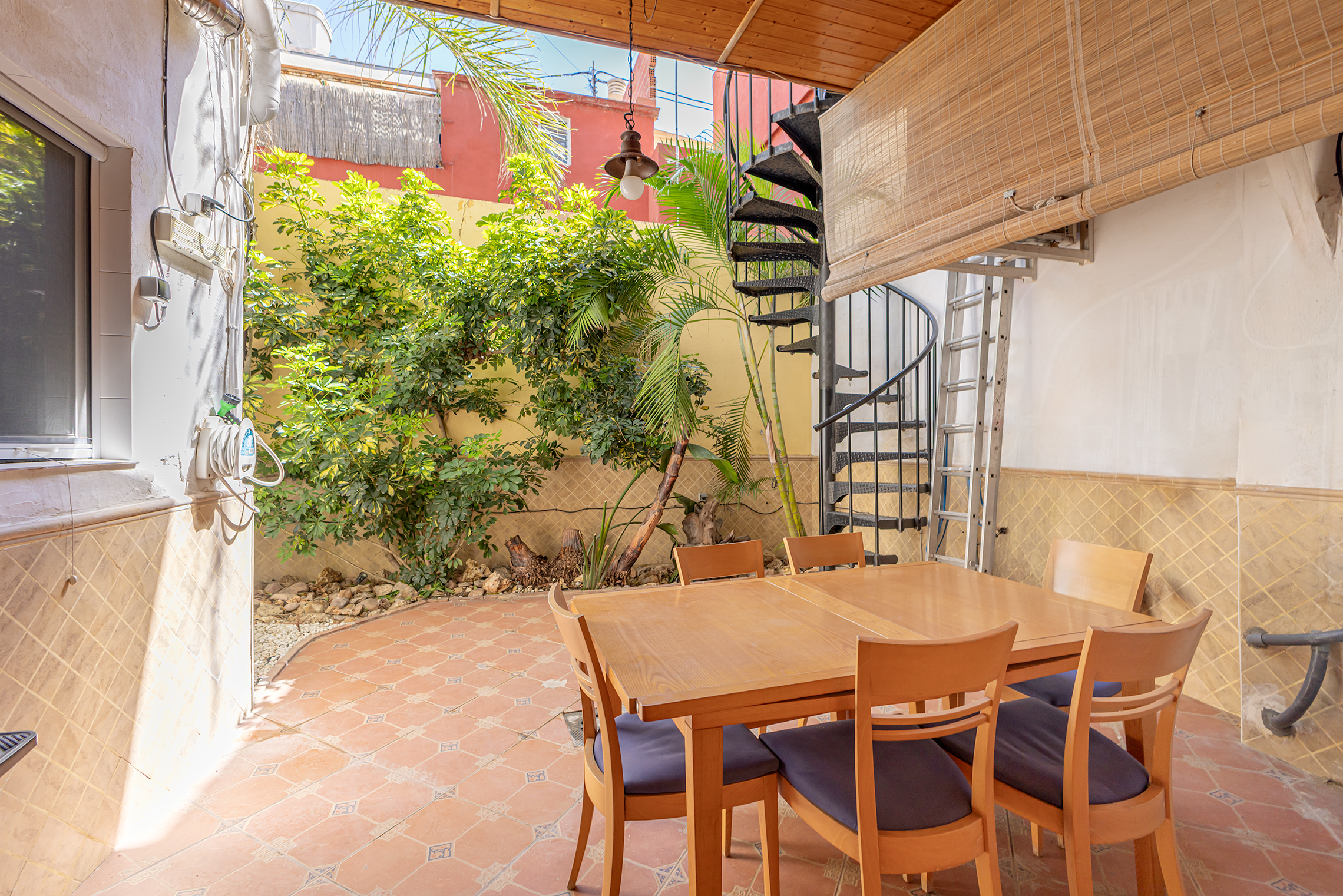 DP-18-1221-15 Villa te koop in Valencia