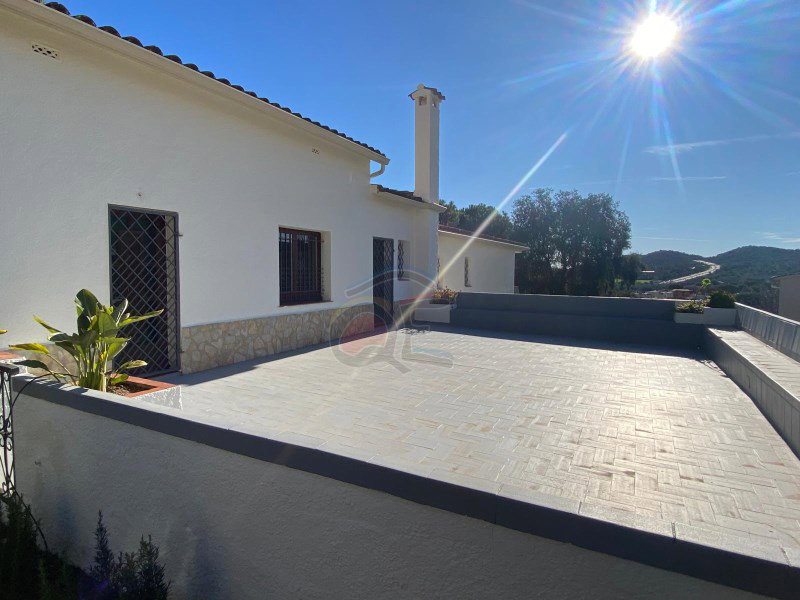 DP-37-1743-MAM-38-4 Villa met zee – en bergzicht te koop in Calonge