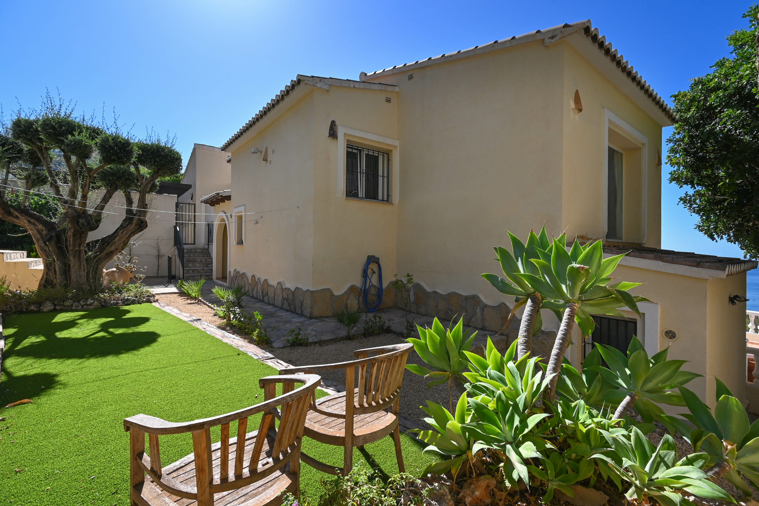 DP-70-TAALT2790-6 Villa te koop in Altea