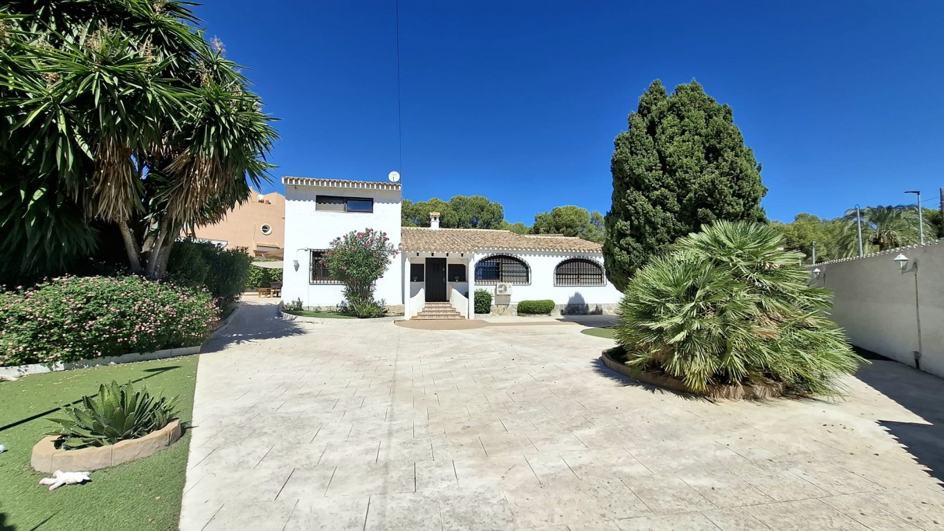 Villa te koop in Alfaz del Pi