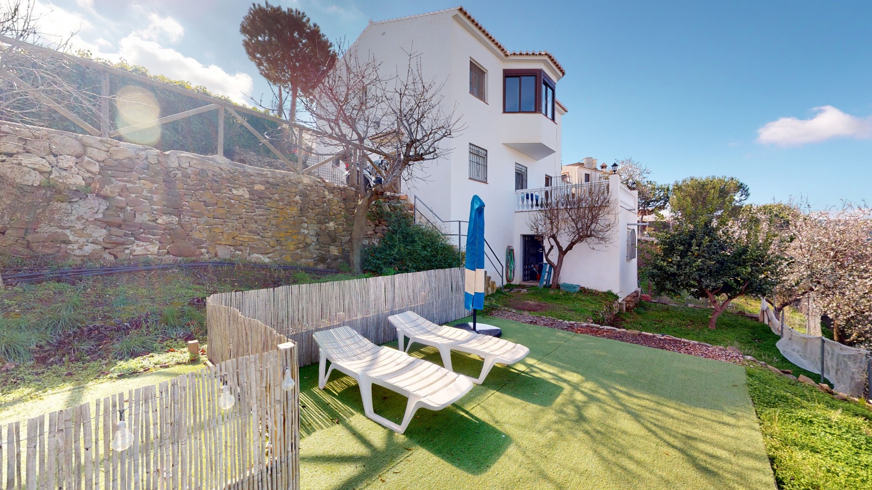 Villa te koop in Sayalonga